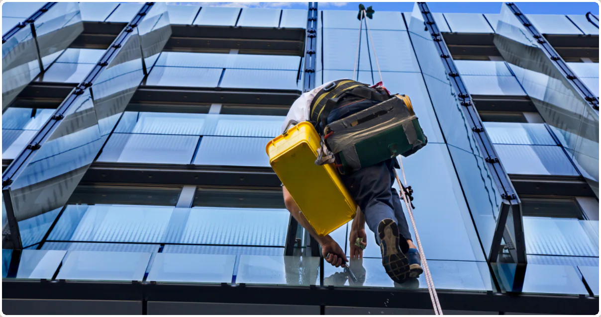 visual defect identification_1200_630 Manual building Facade Inspection by rope